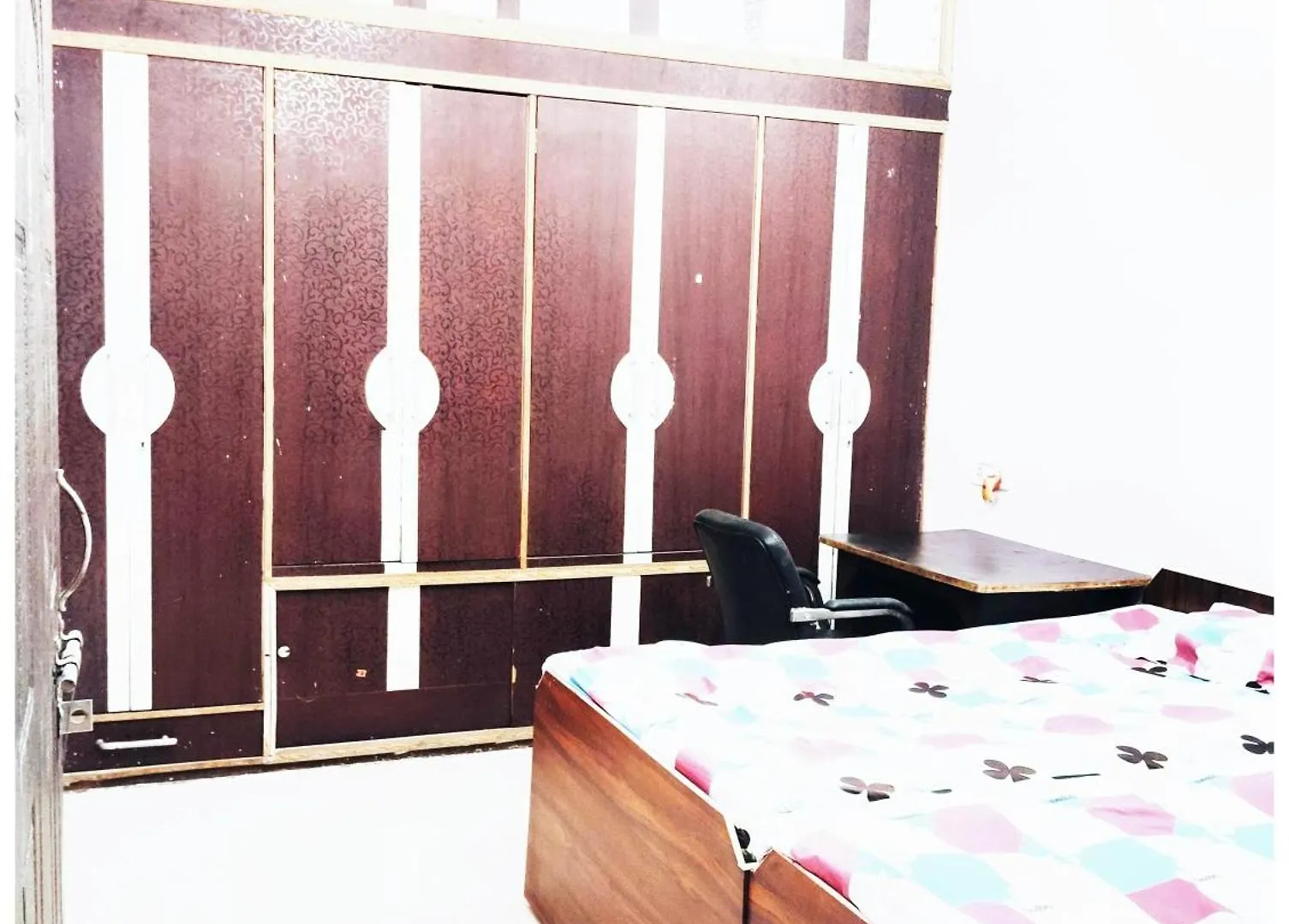 Hotel Ramashish Kutir Varanasi Near Kashi Vishwanath Temple & Ganga Ghat #Fully Air Conditioning #Free Wi-Fi #Restaurant #Parking #Room Service #Premium Hotel In Varanasi Homestay