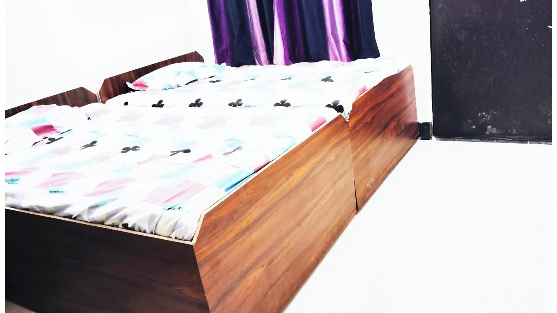 Homestay Hotel Ramashish Kutir Varanasi Near Kashi Vishwanath Temple & Ganga Ghat #Fully Air Conditioning #Free Wi-Fi #Restaurant #Parking #Room Service #Premium Hotel In Varanasi India
