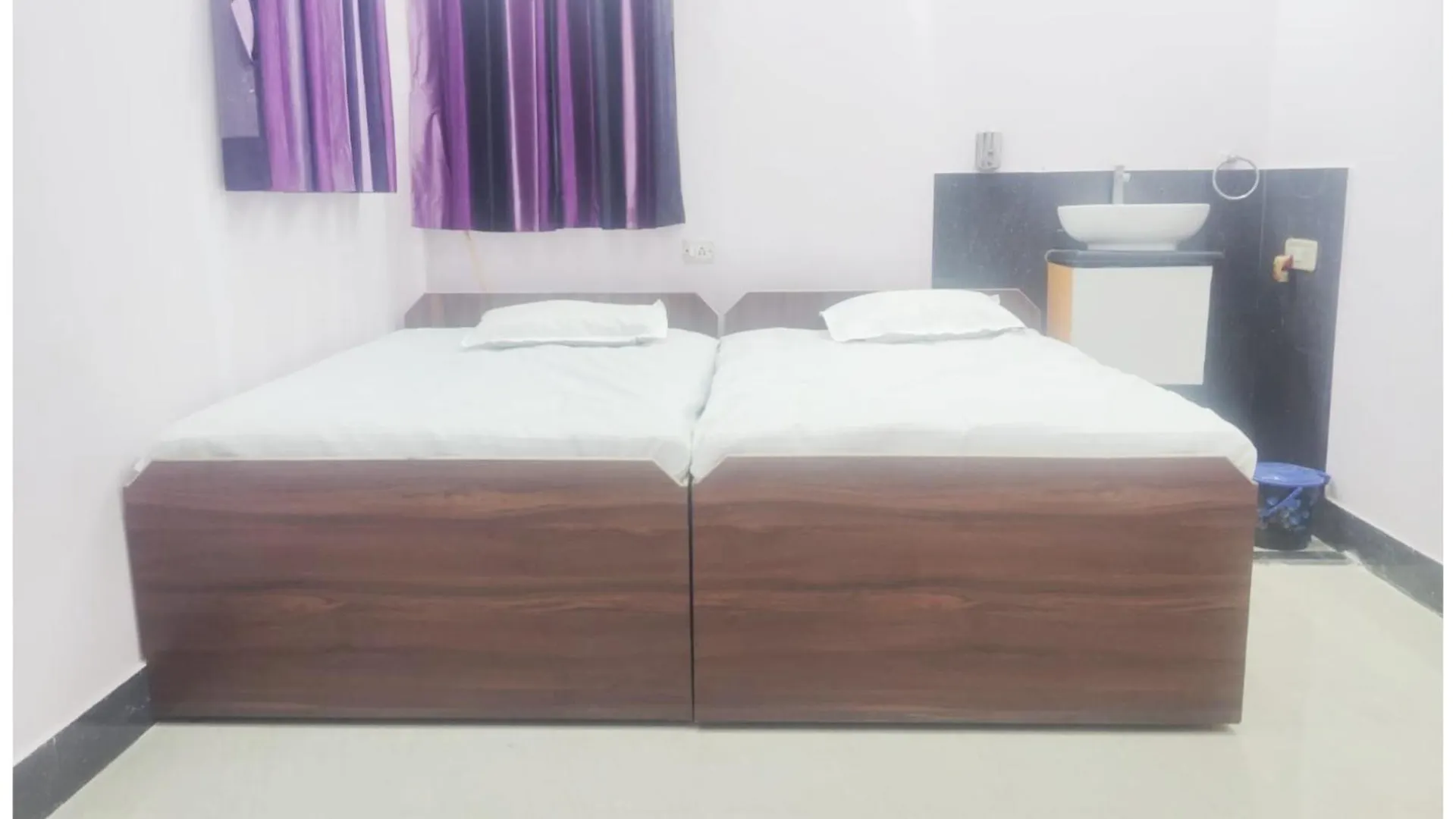 Hotel Ramashish Kutir Varanasi Near Kashi Vishwanath Temple & Ganga Ghat #Fully Air Conditioning #Free Wi-Fi #Restaurant #Parking #Room Service #Premium Hotel In Varanasi Homestay